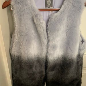 Vince Camuto Vest like New no flaws or tears.